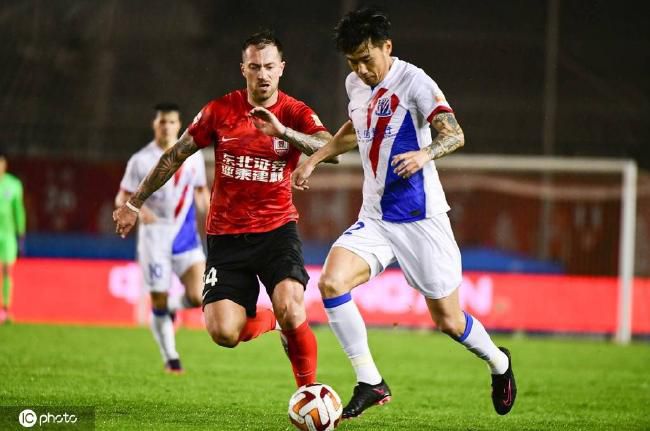 本轮英超，切尔西0-2不敌埃弗顿，蓝军今年39场英超仅拿到39分，在不算扣分的情况时，与水晶宫、诺丁汉森林并列成为拿分最少的球队。